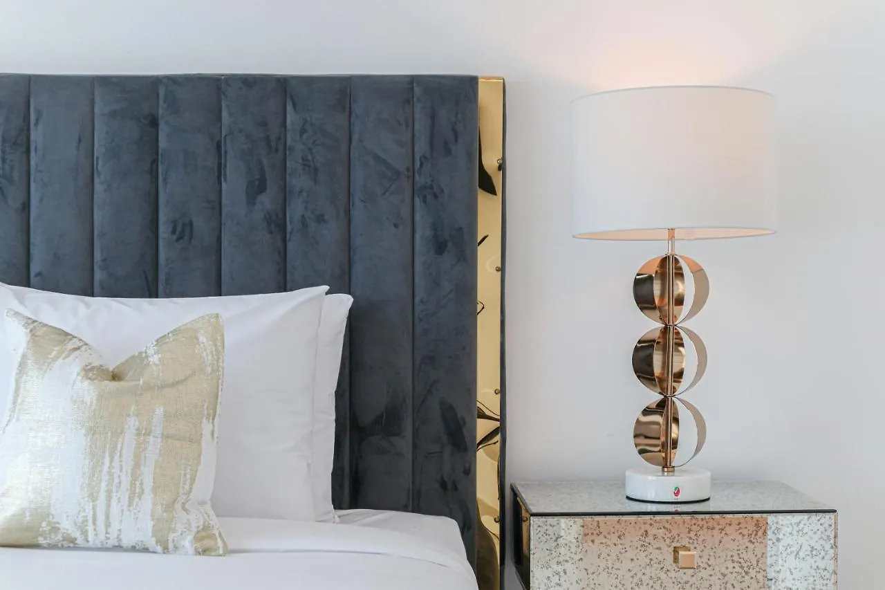 Higuests - Luxurious High-Rise Apartment With Stunning Views Dubai 0*,  United Arab Emirates